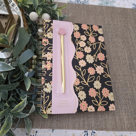 Votum Other - Chic Black and Gold Floral Notebook with Pink Pen